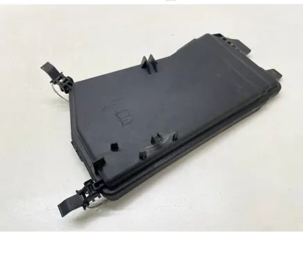 Mercedes-Benz E W212 Fuse box cover A2125400082