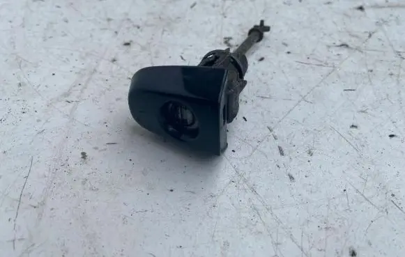 Toyota Avensis T250 Front door lock (next to the handle) 