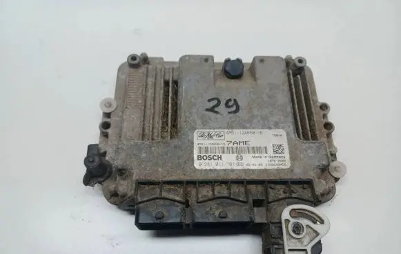 Ford Focus Engine control unit/module 4M5112A650YE 0281011701