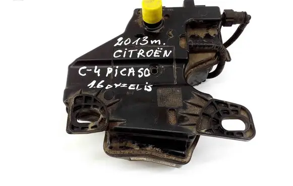 Citroen C4 II Picasso AdBlue liquid reservoir 9674605580