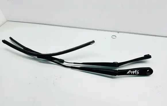 Ford Kuga III Front wiper blade arm A1995