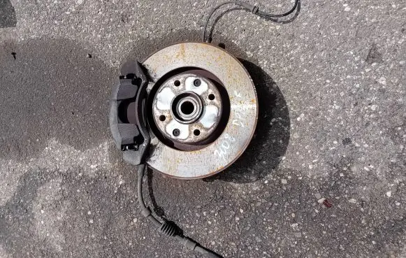 Peugeot 3008 I Front wheel hub