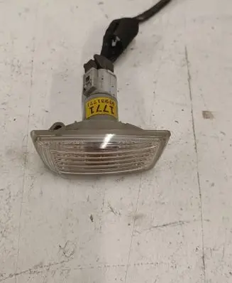 Chevrolet Orlando Front fender indicator light 95931771 1771