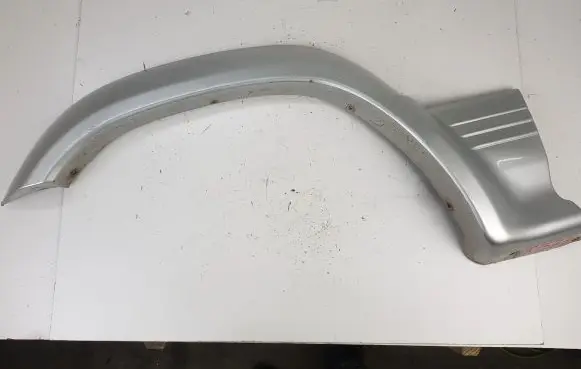 BMW 5 E39 Front arch trim MB679794