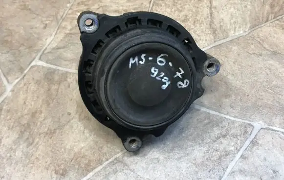 BMW 1 F20 F21 Engine mount bracket 6787658