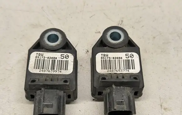 Toyota Avensis T270 Airbag deployment crash/impact sensor 8917302080