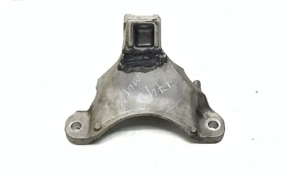 Engine mounting bracket