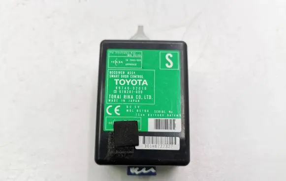 Toyota Auris 150 Door central lock control unit/module 8974002010 61B301000