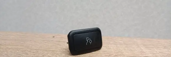 Mercedes-Benz C W204 Tailgate opening switch A2048707051 03152610