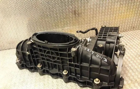 Mercedes-Benz E W212 Intake manifold 6510900037 A6510900037
