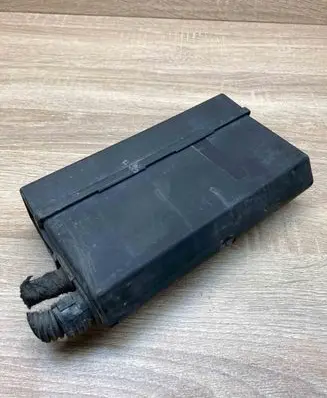 Opel Vectra B Fuse module 90504296 Used