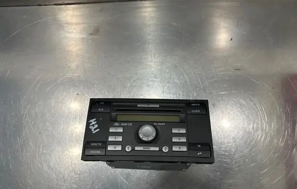 Radio/CD/DVD/GPS head unit