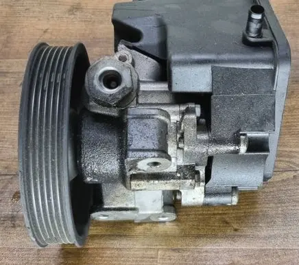 Mercedes-Benz C W204 Power steering pump 7691332154