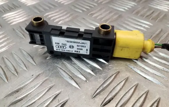 Audi A6 S6 C5 4B Airbag deployment crash/impact sensor 8E0959643E