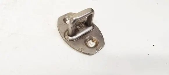 Volkswagen PASSAT B5 Rear door lock loop/hook striker 