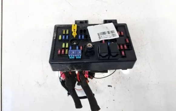 Chevrolet Captiva Fuse box set 96821082
