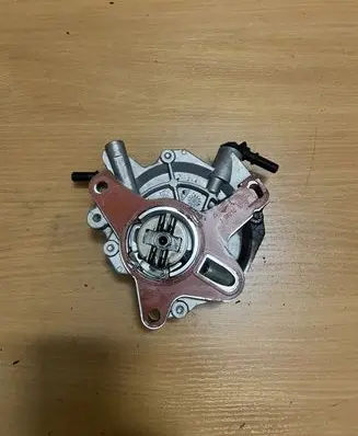Ford Kuga II Vacuum pump 9674192280