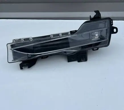 Tesla Model 3 Front fog light 162479700A DC522222A00725