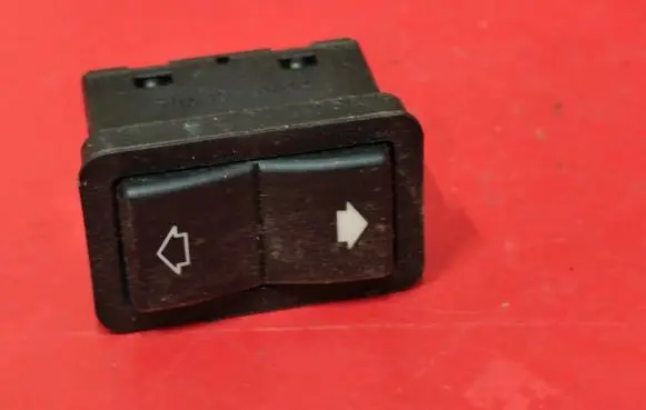 BMW 5 E39 Electric window control switch 8368974