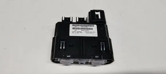 Jeep Grand Cherokee WL USB socket connector P68377882AD 53466960
