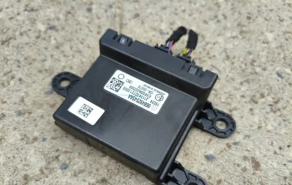 Chrysler Pacifica Other control units/modules 068492545AA F00HJ02588 11174027210000
