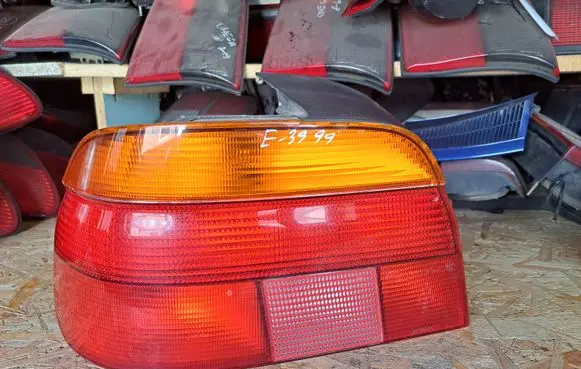 BMW 5 E39 Rear/tail lights 8358031 2VP00724001
