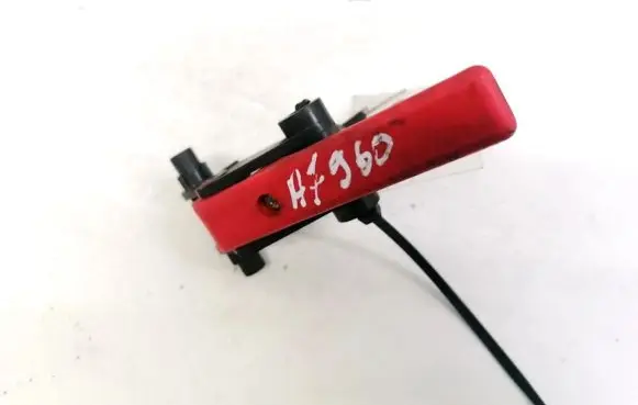 Engine bonnet (hood) release handle