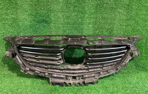 Mazda 6 Front bumper upper radiator grill