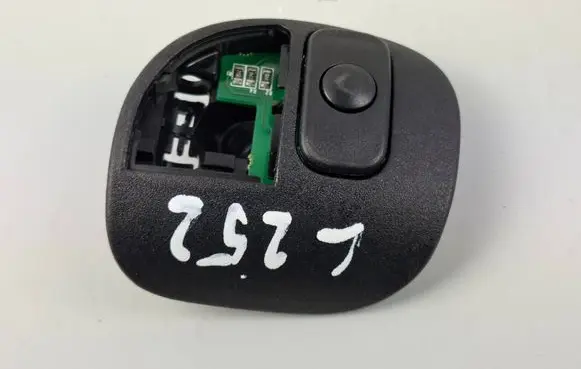 Jeep Renegade Steering wheel buttons/switches 5RQ11DX9AC