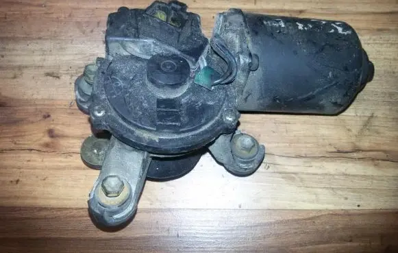 Mazda 323 F Wiper motor