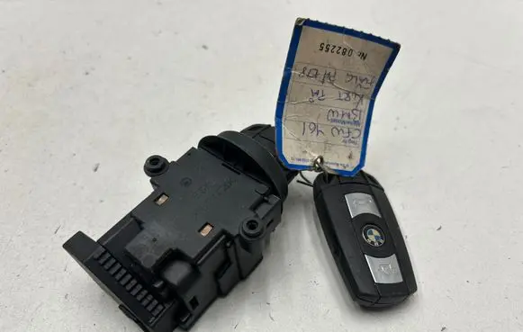 BMW 5 E60 E61 Ignition lock 695472215