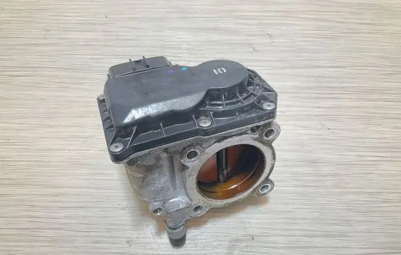 Toyota Auris E210 Throttle valve 220300T110 8J31 00660