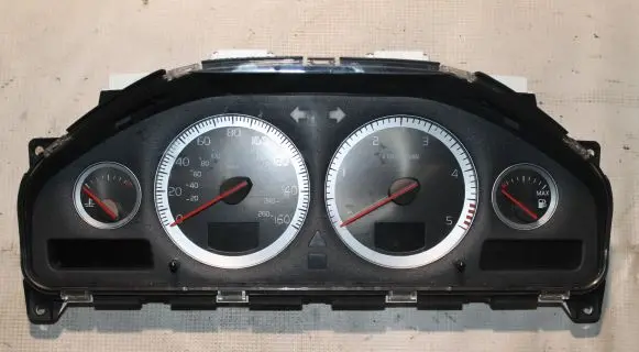 Volvo XC90 Speedometer (instrument cluster) 3076561131327434