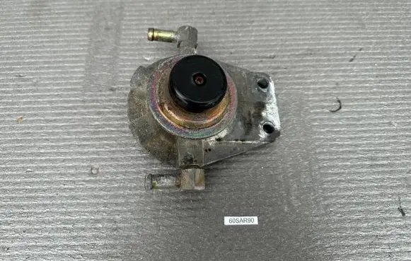 Nissan Patrol Y60 Mechanical fuel pump 1640122J11