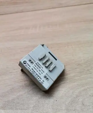 BMW 3 E46 Alarm relay 6923215 55892110