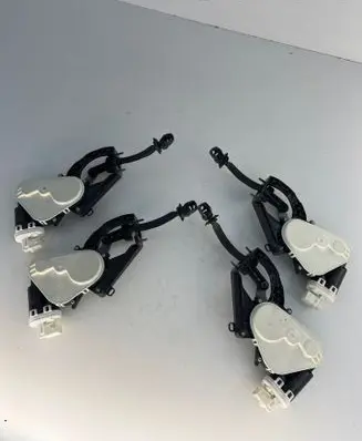 BMW 7 G70 Front door check strap stopper 9883258 9883257 9883260