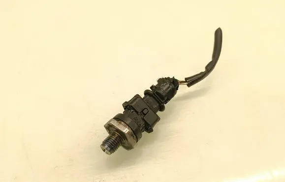 Renault Megane III Fuel pressure sensor 