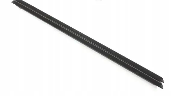 BMW 7 G70 Front door glass trim molding 9447430