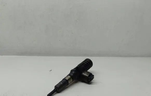 Audi A4 S4 B6 8E 8H Fuel injector 03g130073g