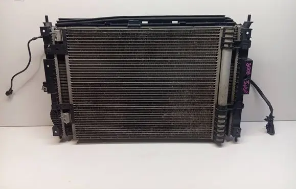 Peugeot 3008 II Coolant radiator 9675747980 9817275680 9806313580