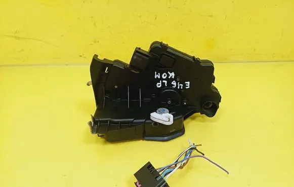 BMW 3 E46 Front door lock