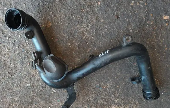 Volkswagen Golf V Intercooler hose/pipe