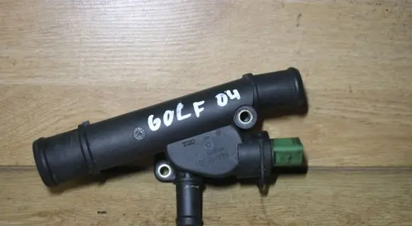 Volkswagen Golf IV Engine coolant pipe/hose 038121133