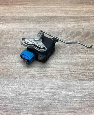 Audi A6 S6 C5 4B Air flap motor/actuator 4B2820511C 0132801139 WithPlug