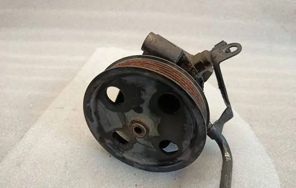 Ford Focus Power steering pump 4M513A696AE 7613955160 0808104