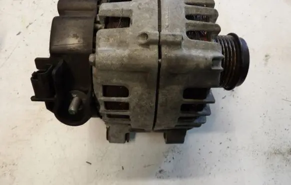 Citroen C5 Generator/alternator 9664984080