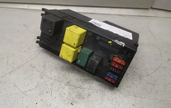 Mercedes-Benz E W210 Fuse module 0225455332