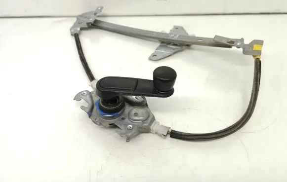 Rear door manual window regulator