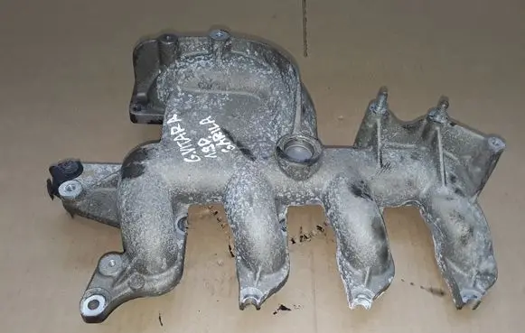 Suzuki Grand Vitara II Intake manifold 8200512434