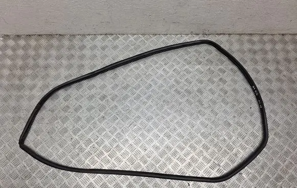 Toyota Avensis T270 Rear door rubber seal (on body) 6233105110C0